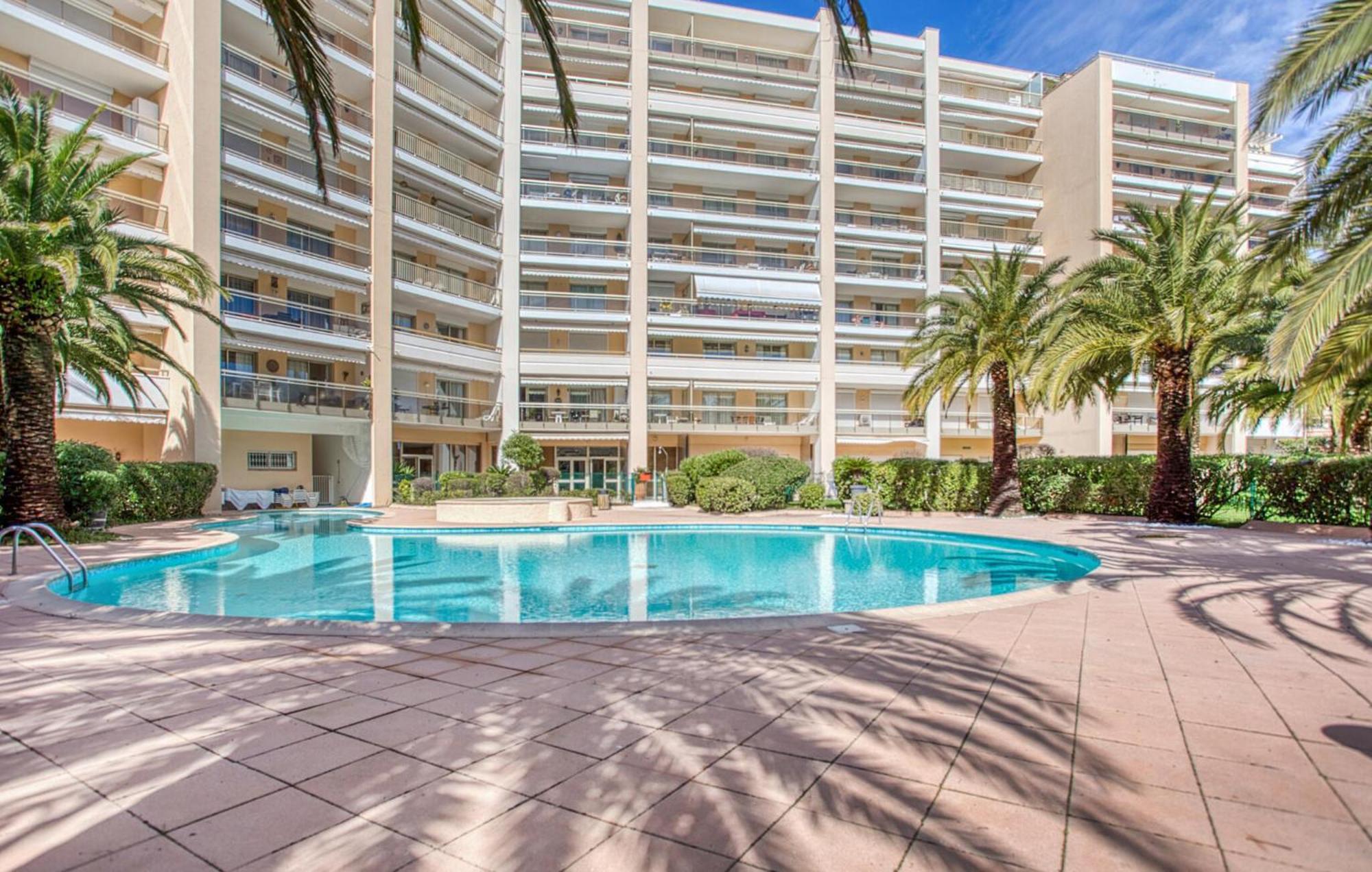 Appartamento 2 Bedroom Nice In